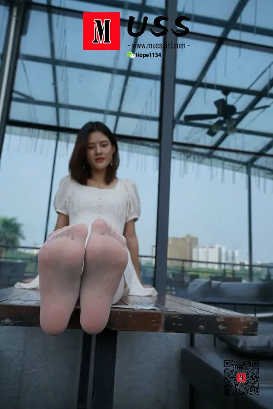 白衣护士与白丝的绝美邂逅小贤（足底特写篇） - 慕丝女lang